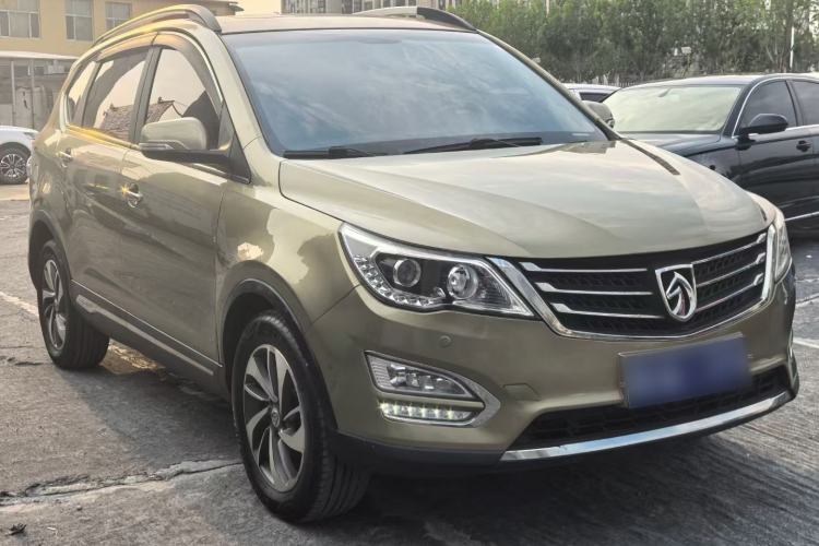 Used Baojun 560 2015 1.8L manual luxury version

