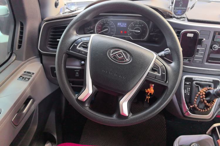 Used SAIC MAXUS Xintu V80 2023 2.0T AMT Classic Aoyuntong Power Version Long Wheelbase Mid-Roof Design 6/7/8/9-Seater
