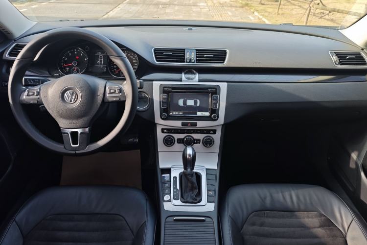 Used Volkswagen Magotan 2016 1.8TSI Luxury Comfort Model Interior 5