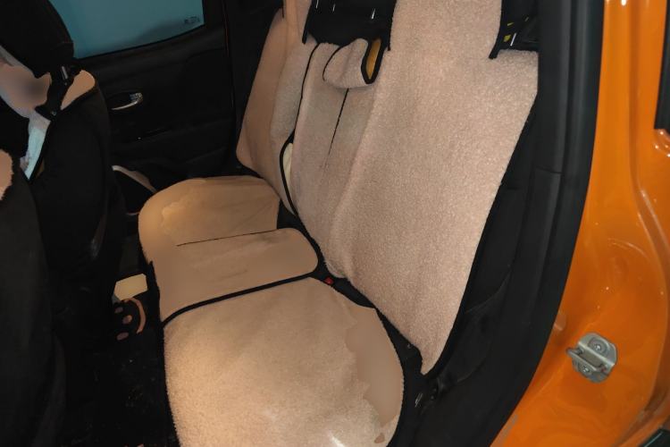 Used Jeep Renegade 2018 Connected Large Screen Version 180T Automatic Jingneng Version Left Rear Seat