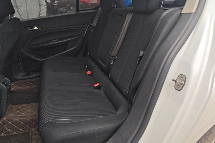 Used Peugeot 408 2016 1.6T Automatic Luxury Edition Interior 4