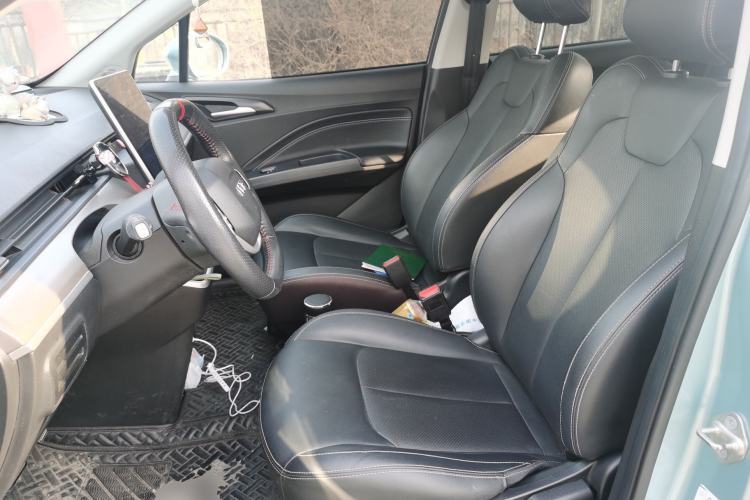 Used NETA V 2021 Standard Range Entertainment Version – Upgraded Model Left Front Seat