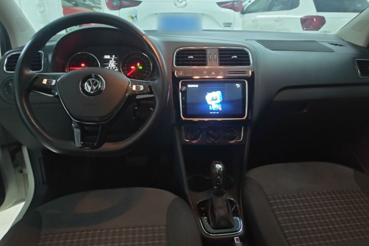 Used Volkswagen Polo 2018 1.5L Automatic Enjoyment Model Center Console