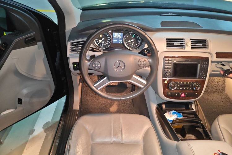 Used Mercedes-Benz R-Class 2010 R 350 L 4MATIC Steering Wheel