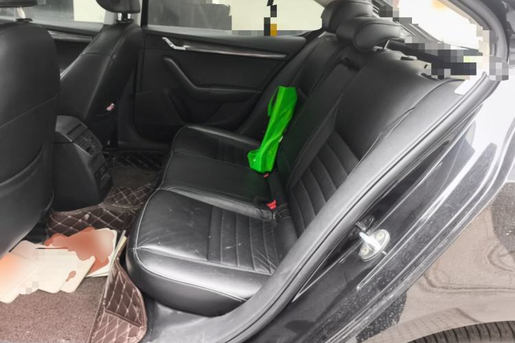 Used Skoda Octavia 2017 1.6L Manual Smart Drive Edition Left Rear Seat