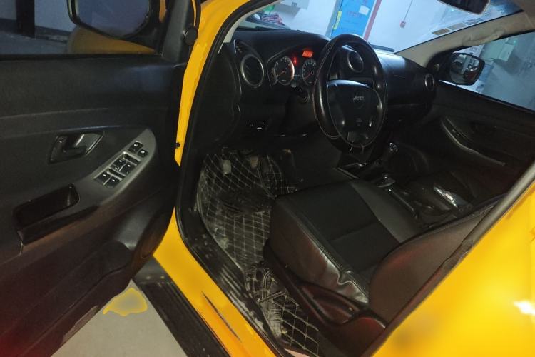 Used JMC Yuhu 7 2016 2.4L Four-Wheel Drive Luxury Version 4G69
