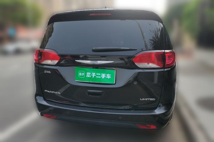 Used Chrysler Grand Voyager 2017 3.6L Premium Edition Rear