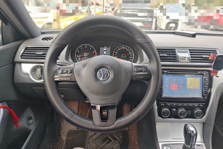 Used Volkswagen Passat 2011 1.8 TSI DSG Ultimate Edition Steering Wheel