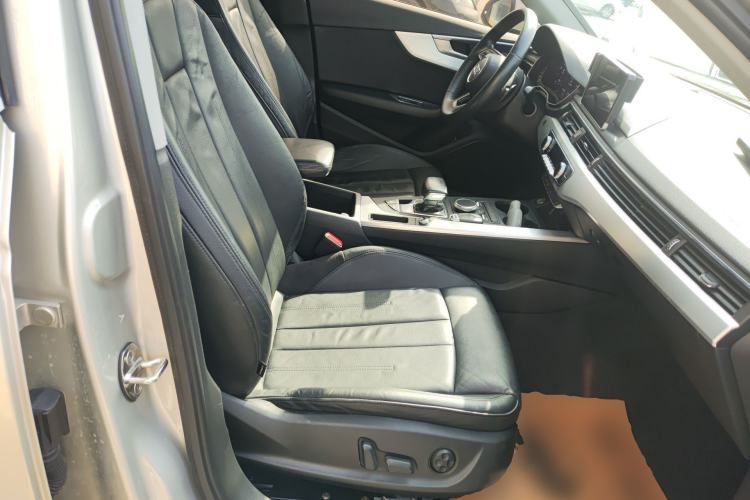 Used Audi A4L 2018 30th Anniversary Edition 40 TFSI Fashion Model
