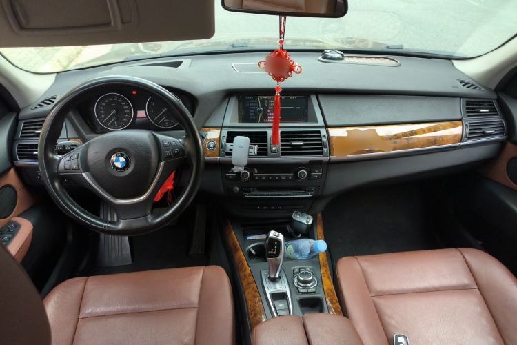 Used BMW X5 2011 xDrive35i Luxury Model Center Console