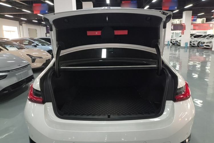 Used BMW i3 2024 eDrive 35 L
