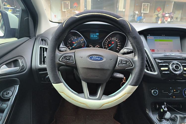 Used Ford Focus 2018 Sedan Classic 1.6L Manual Fashion Edition SmartDrive Version