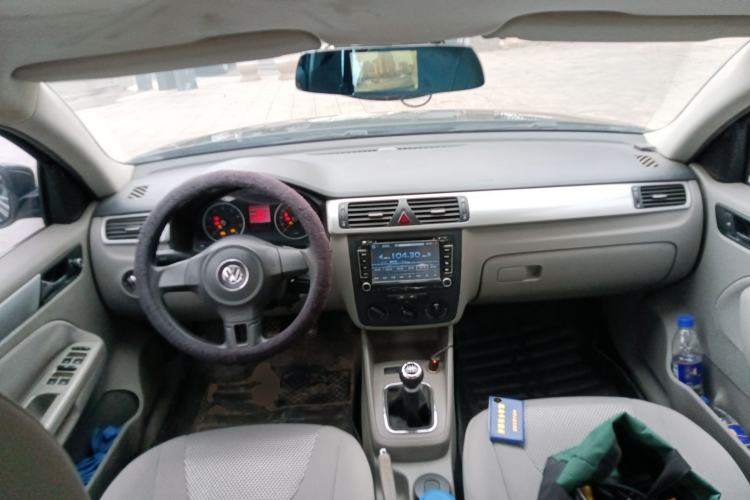 Used Volkswagen Bora 2012 1.6L Manual Fashion Edition Center Console