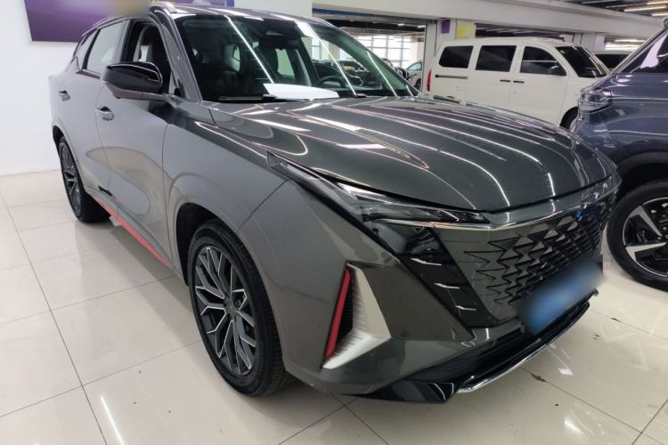 Used CHANGAN OSHAN Z6 2023 Blue Whale 1.5T DCT Smart Edition Front Right 45 Deg