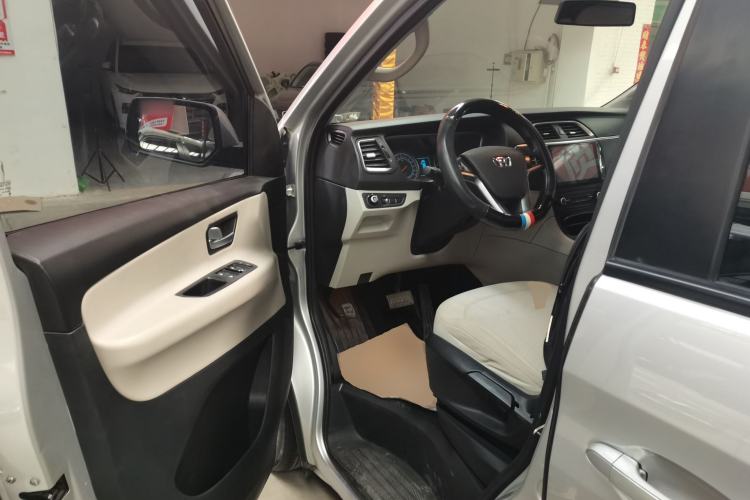 Used Huasong 7 2017 2.0T Automatic Standard Edition