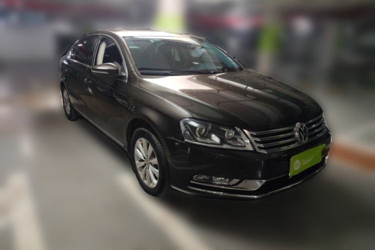 Used Volkswagen Magotan 2015 Revised Version 2.0 TSI Luxury Edition Front Right 45 Deg