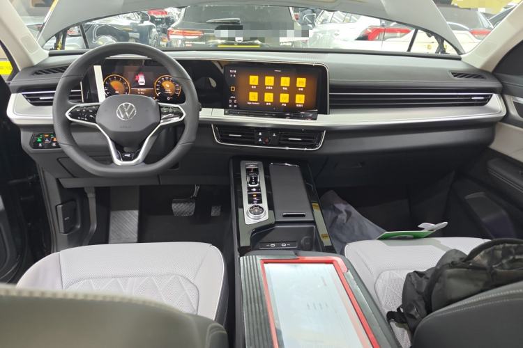 Used Volkswagen Tavendor 2026 Model 380TSI Four-Wheel Drive R-Line Cruise Zhongxiang Edition