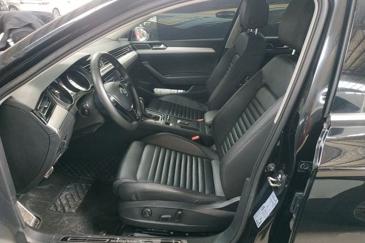 Used Volkswagen Magotan 2019 330TSI DSG Leading Edition China V Standard Left Front Seat