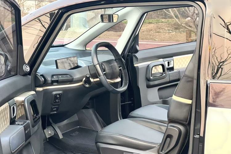 Used Baojun KiWi EV 2022 Artist Lite Edition Lithium Iron Phosphate
