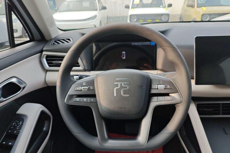 Used BYD Yuan UP 2025 Model 301KM Leading Version