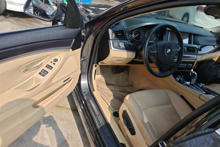 Used BMW 5 Series 2014 520Li Elegant Model
