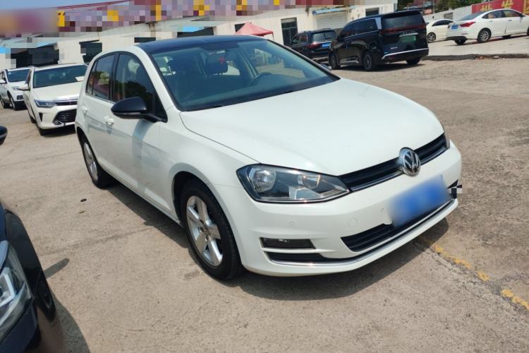 Used Volkswagen Golf 2017 230TSI Automatic Comfort Edition – Celebrating Milestone of One Million Units Front Right 45 Deg