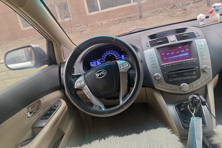 Used BYD S6 2012 2.0L Manual Luxury Version