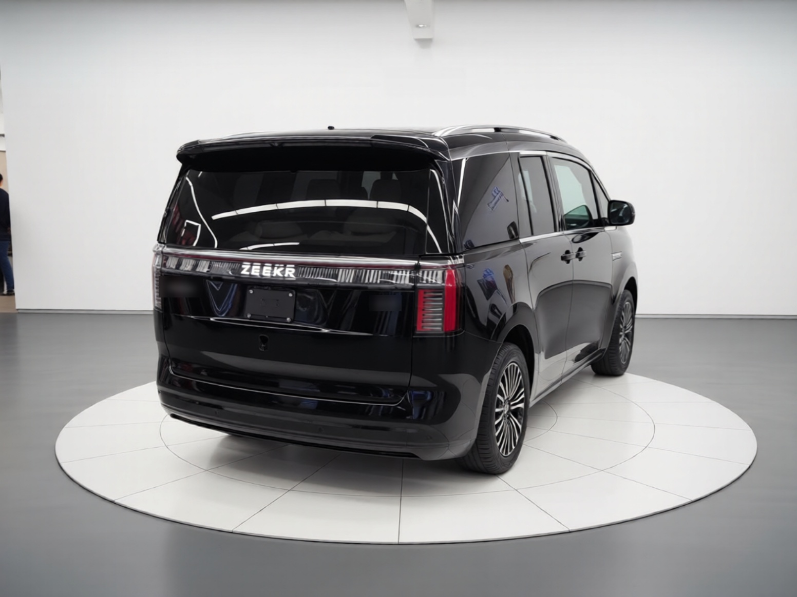 Zeekr 009 2024 Six-Seat Executive Version 4WD 108 kWh — снимка 5