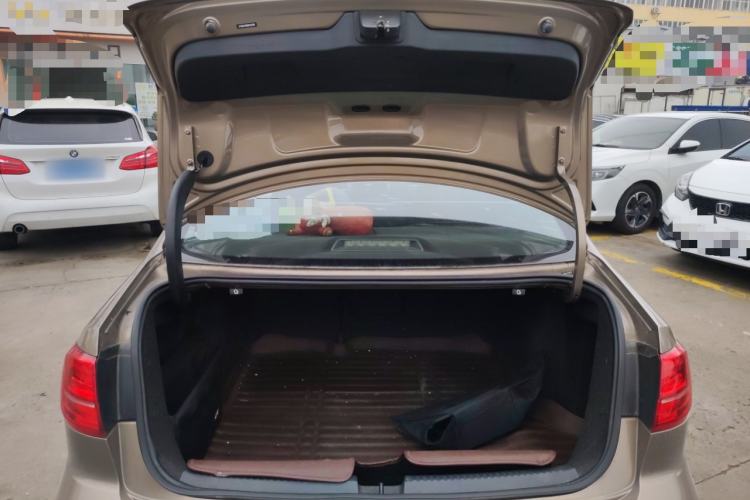 Used Volkswagen Sagitar 2017 230TSI Automatic Comfort Version
