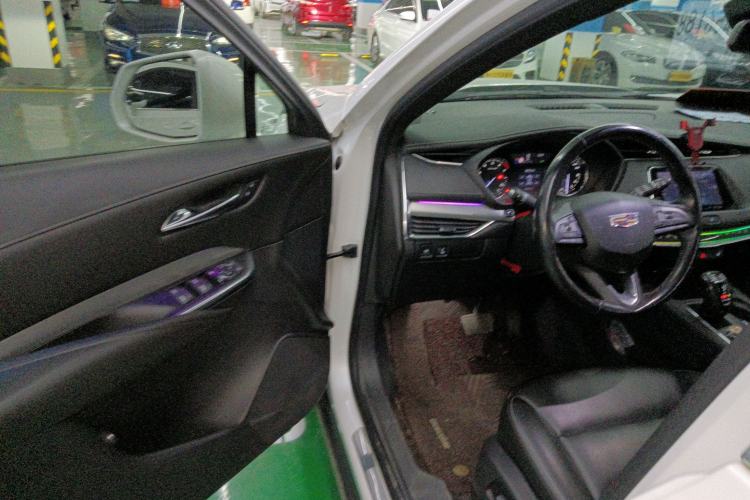 Used Cadillac XT4 2018 28T Two-Wheel Drive Leading Version