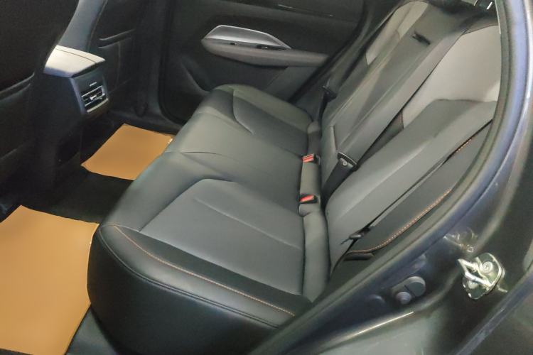 Used CHANGAN OSHAN Z6 2023 Blue Whale 1.5T DCT Smart Edition Left Rear Seat