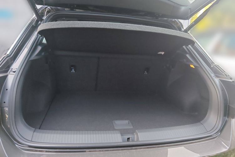 Used Volkswagen T-ROC 2025 Facelifted 300TSI DSG Two-Wheel-Drive Starlight Edition