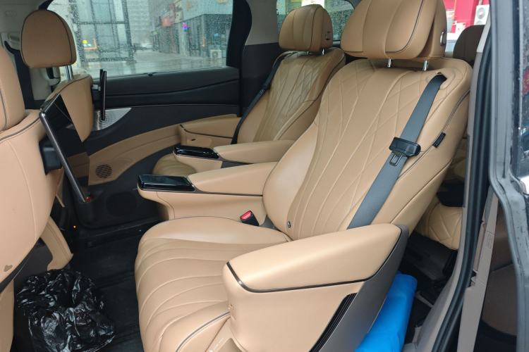 Used Denza D9 2022 DM-i 970 Four-Wheel Drive Prestige Model