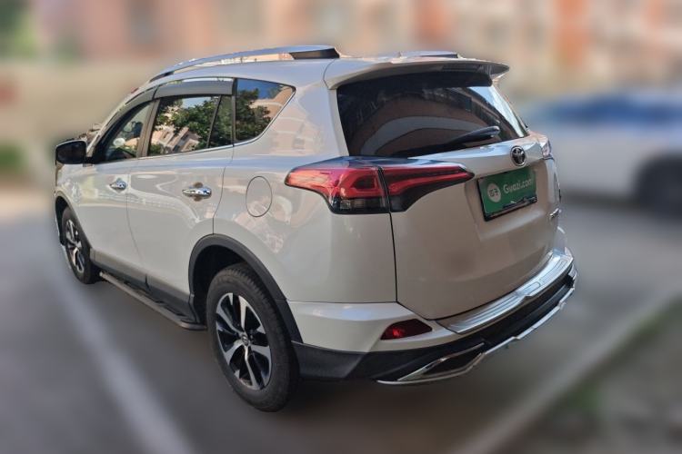 Used Toyota RAV4 2019 2.0L CVT Two-Wheel Drive Luxury Version China VI Standard