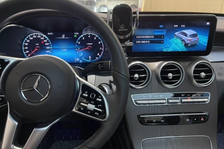 Used Mercedes-Benz GLC 2021 GLC 260 L 4MATIC Luxury Model Interior 3