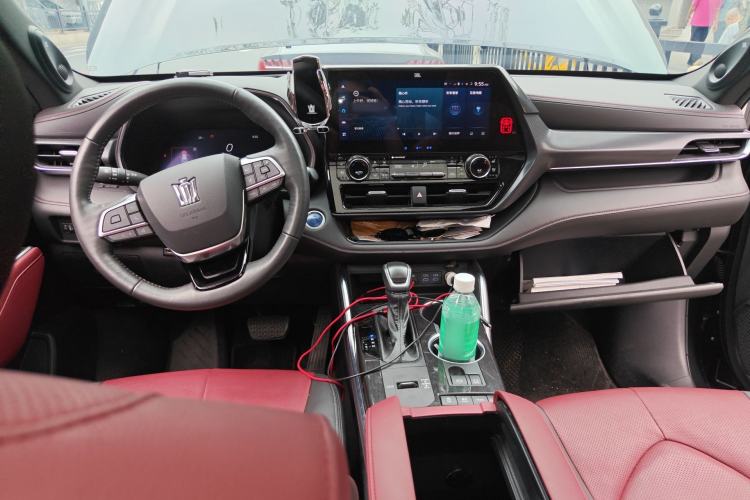 Used Toyota Crown Kluger 2021 2.5L HEV Four-Wheel Drive Flagship Edition Center Console