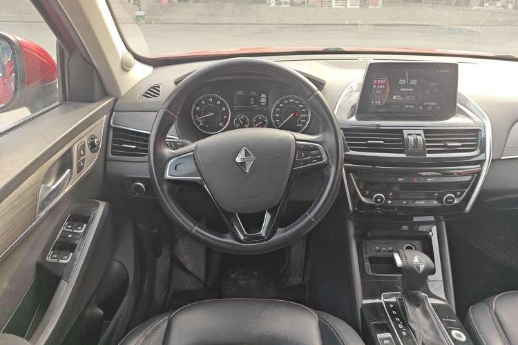 Used BORGWARD BX5 2017 20TGDI Automatic Two-Wheel Drive New Edition
