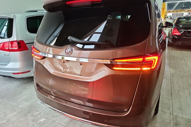 Used Buick GL8 2021 Land Cruiser Executive Class 652T Luxury Model