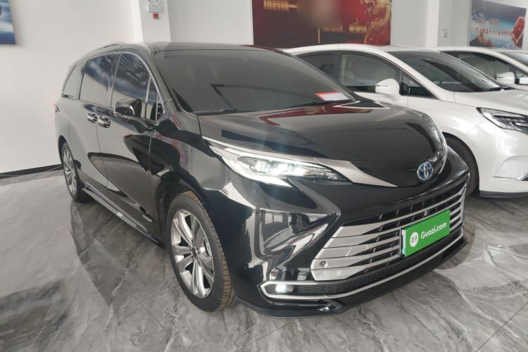 Used Toyota Sienna 2023 2.5L Hybrid Platinum Edition