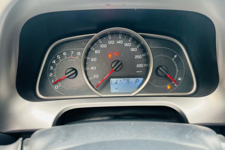 Used Toyota RAV4 2019 2.0L CVT Two-Wheel Drive Luxury Version China VI Standard Interior 6