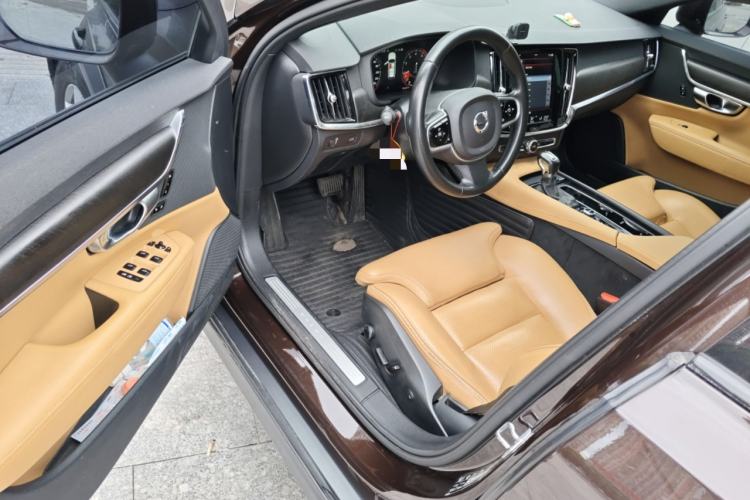 Used Volvo V90 2017 Cross Country T5 AWD Smart Range Edition