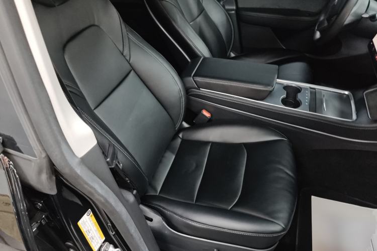 Used Tesla Model Y 2022 Long-Range All-Wheel-Drive Version
