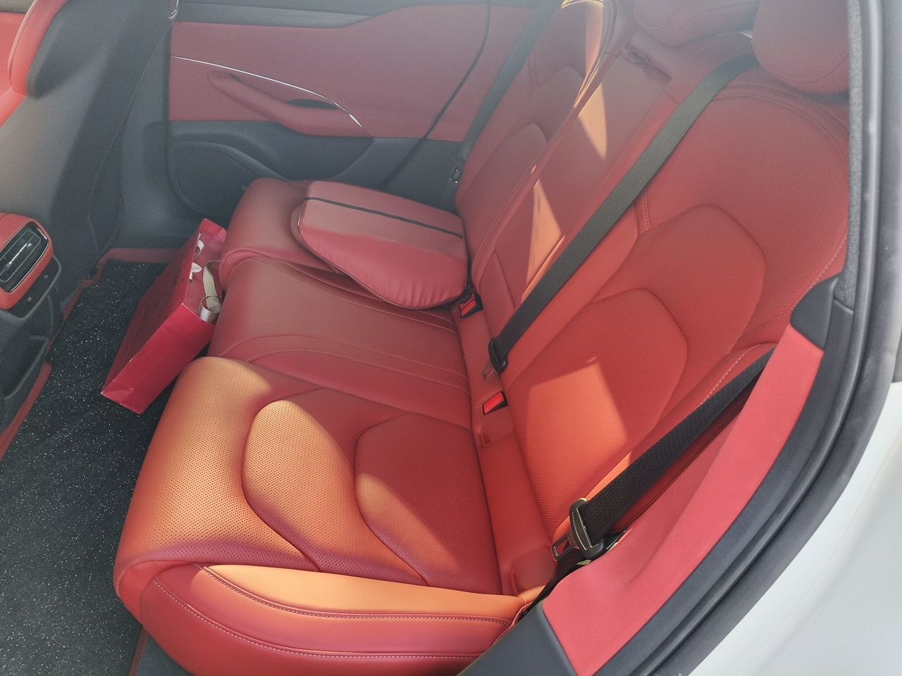 Xiaomi Auto SU7 2024 Rear-Drive Long-Range Intelligent Driving Version — снимка 20