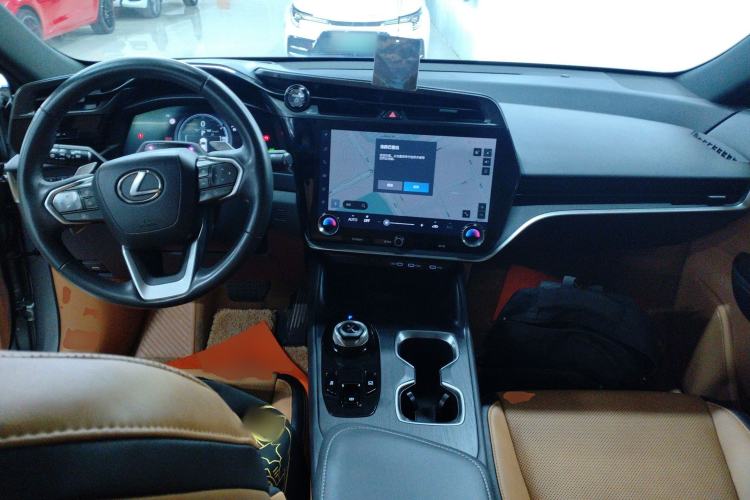 Used Lexus RZ 2023 450e All-Wheel Drive Luxury Edition Center Console