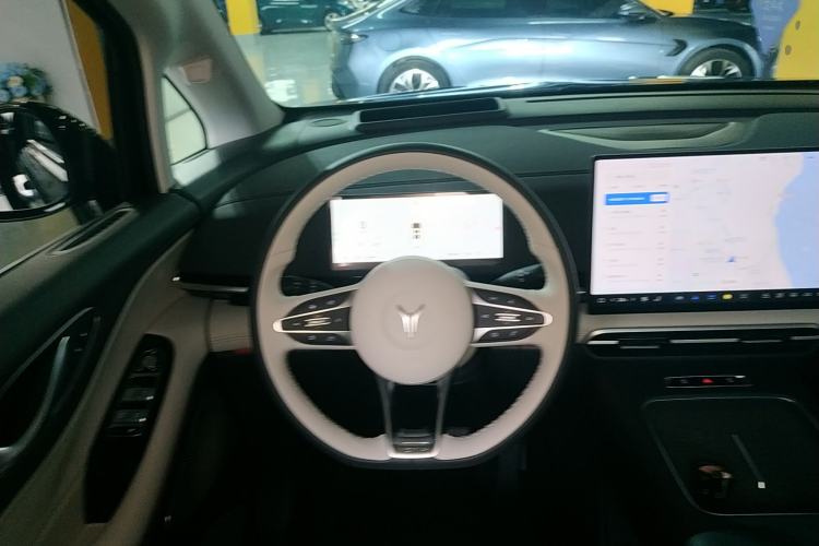 Used VOYAH Dream 2025 PHEV Four-Wheel Drive Prestige Kunpeng Edition