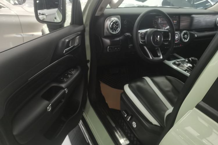 Used Tank 300 2023 City Edition 2.0T—Stylish as Ever Driver Seat