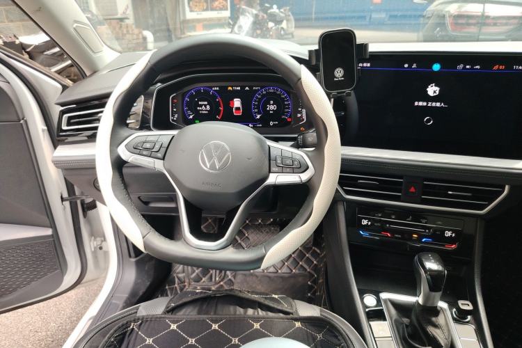 Used Volkswagen Sagitar 2023 300TSI DSG Excellence Edition Steering Wheel