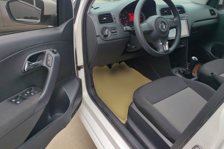 Used Volkswagen Polo 2013 1.4L Manual Fashion Edition
