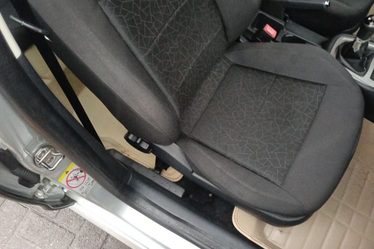 Used Volkswagen Lavida 2013 Revised Classic 1.6L Manual Fashion Edition Right Front Seat