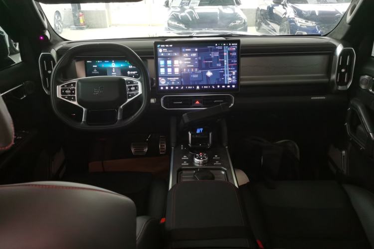 Used JETOUR Traveler 2023 2.0T All-Wheel Drive Conquer PRO Center Console